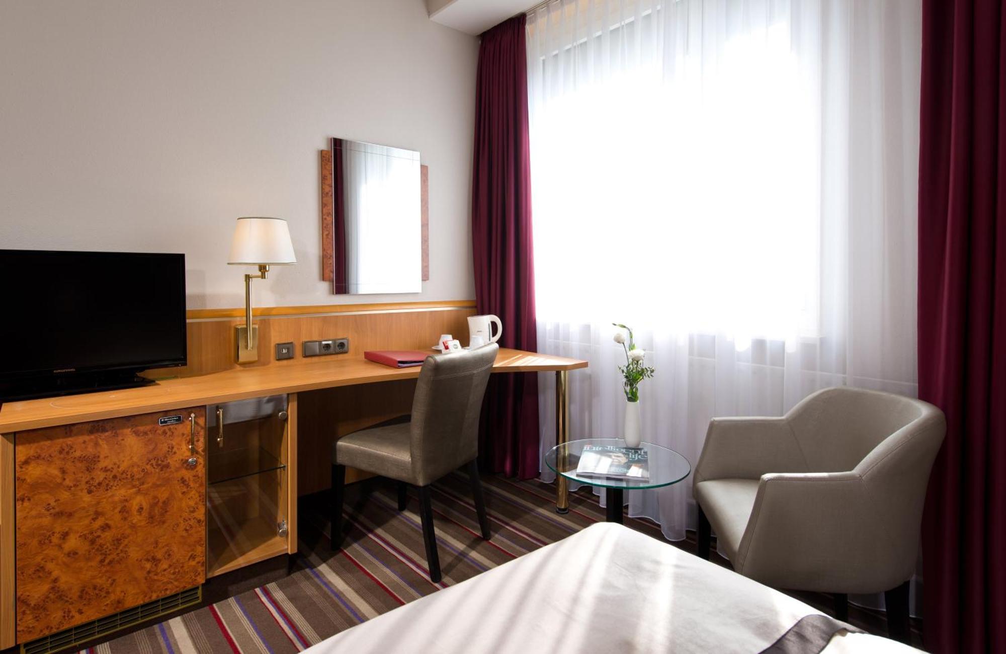 Leonardo Hotel Karlsruhe Exterior photo